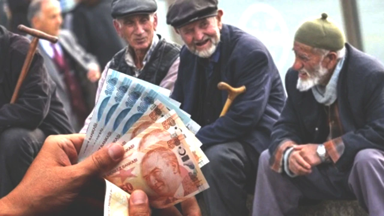 2026 emekli zammı netleşiyor: İşte en düşük emekli maaşı için 5 farklı zam tablosu - Sayfa 13