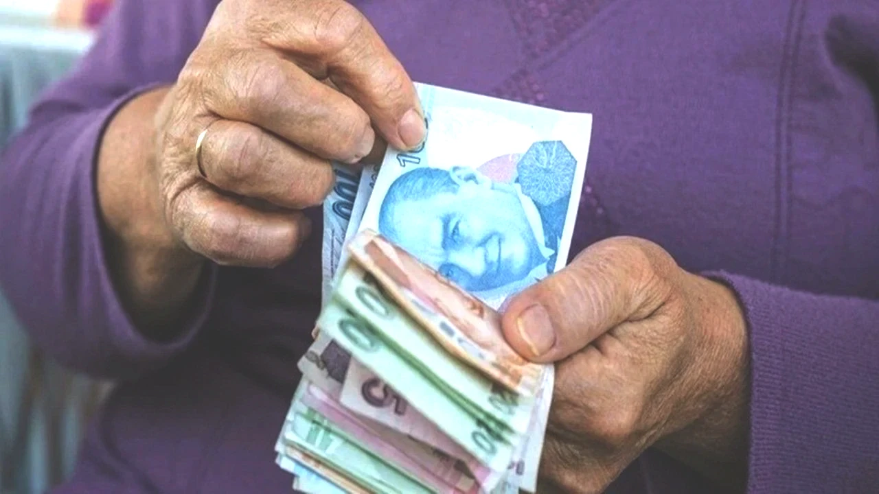 2026 emekli zammı netleşiyor: İşte en düşük emekli maaşı için 5 farklı zam tablosu - Sayfa 6