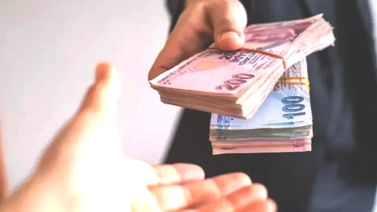 Emekli Promosyonları 2025'te Yenilendi! Hangi Banka Ne Kadar Ödüyor?